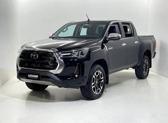 TOYOTA HILUX 2.8 D-4D TURBO DIESEL CD SRX 4X4 AUTOMÁTICO TOYOTA HILUX 2.8 D-4D TURBO DIESEL CD SRX 4X4 AUTOMÁTICO
